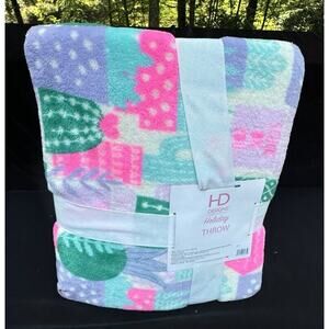 Brand New HD Designs Holiday Throw Valentines Day Collection Micro-Plush Blanket